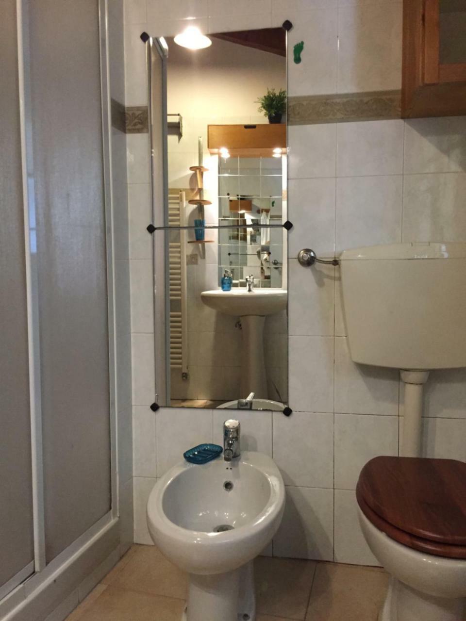 Apartamento Cozy Garden Retrait Varenna Exterior foto